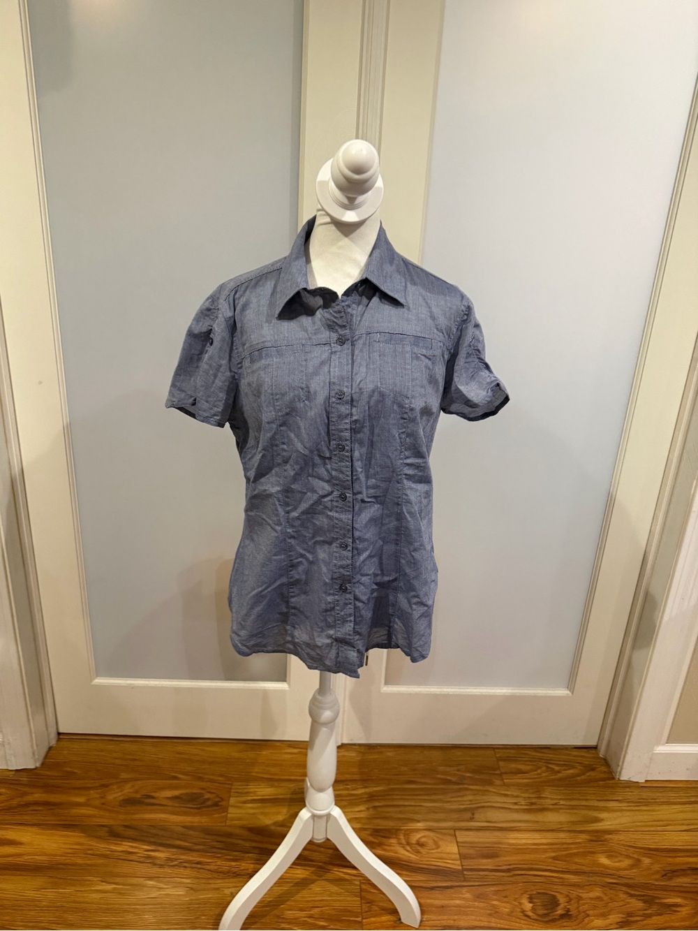 Harve Benard Women's Short-Sleeve Button-Down Shirt - Chambray Blue